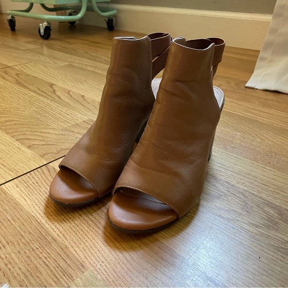 Kenneth Cole reaction peep toe bootie - Picture 7 of 8